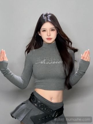 李梦琳un 配图 2