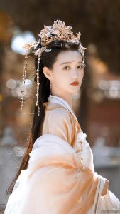 南宫写真别被标题带跑，图里那点小情绪才关键-布玛社