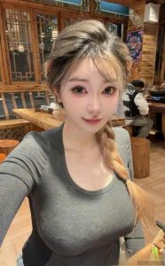 刘飞儿Faye写真赏析：服饰搭配与拍摄风格-布玛社