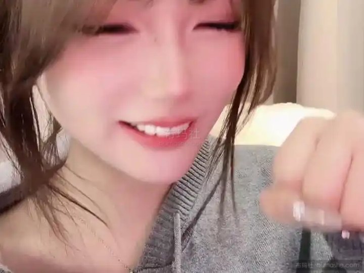 露露吃饱了 配图 1